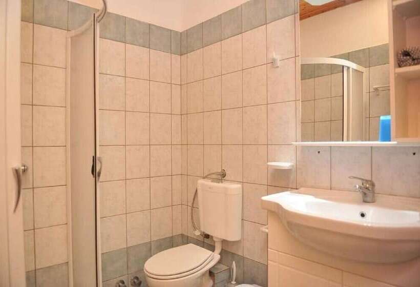 فندق Apartments Corfu Sun Sea Side