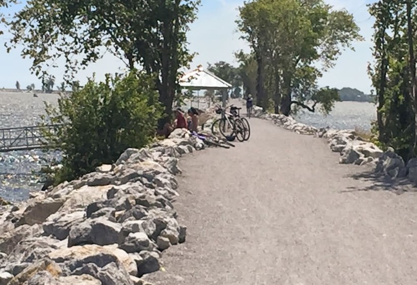 Cozy Colchester Cabin Near Lake By Redawning