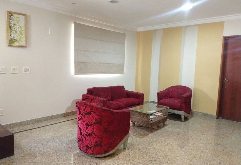 Crystal Plaza Hotel Marista