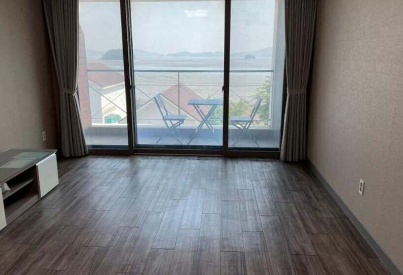 Daebudo Ocean Ville Pension