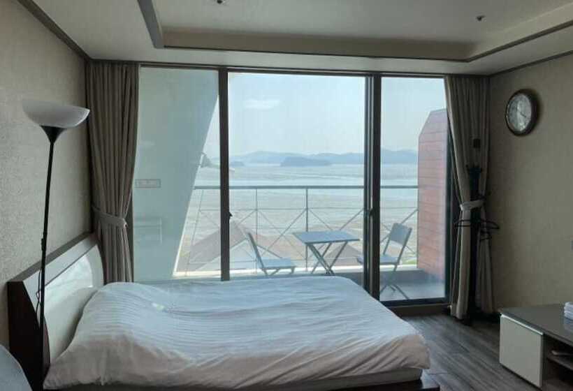 Daebudo Ocean Ville Pension