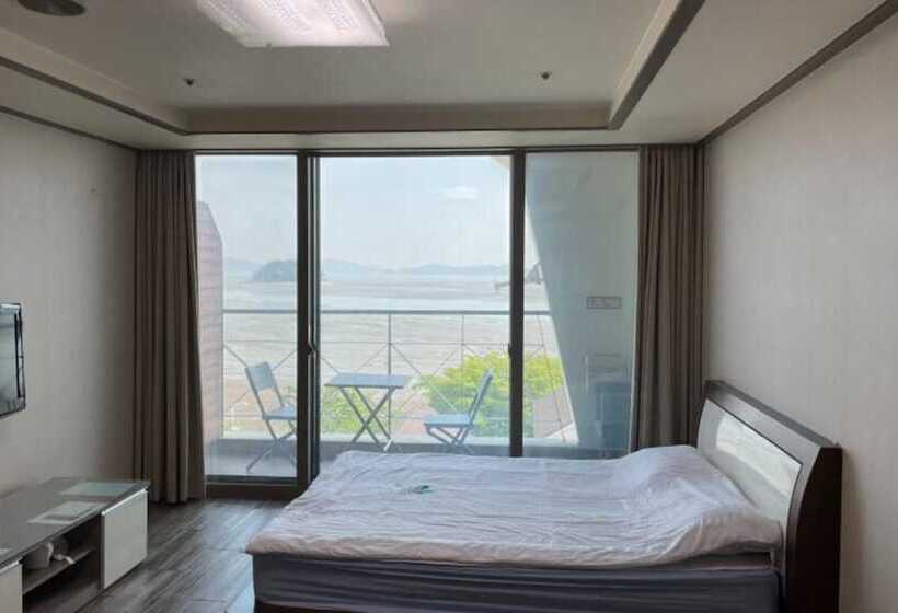 Daebudo Ocean Ville Pension