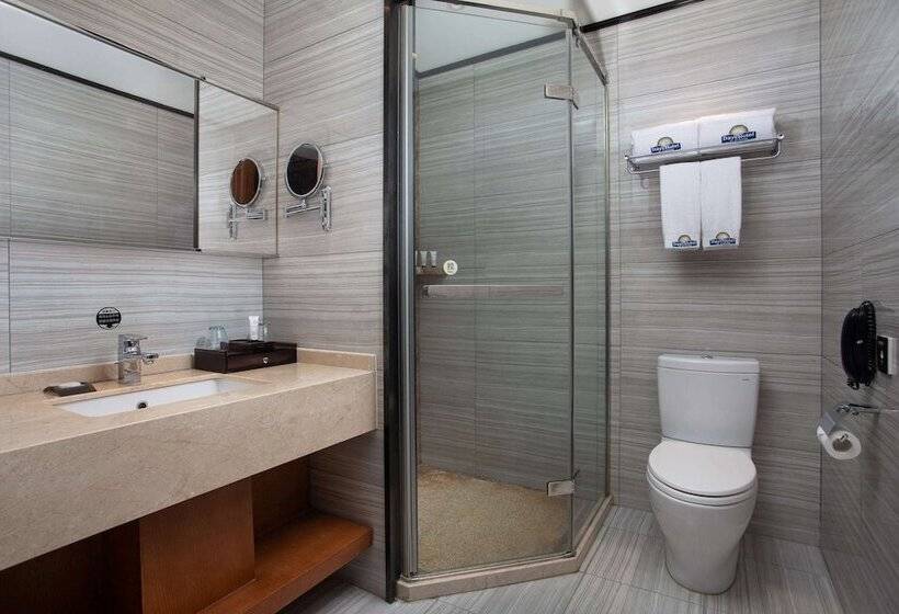 Days Hotel By Wyndham Jilin Railway Station