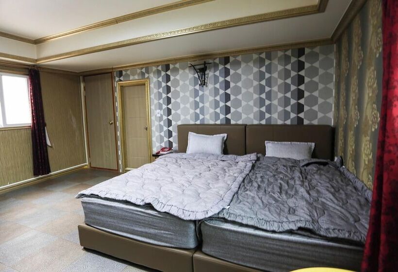 Donghae Daemyung Motel