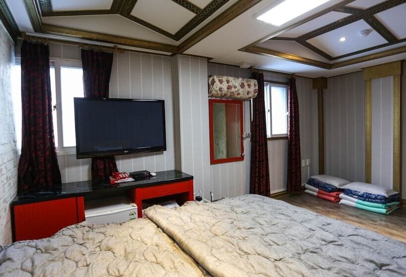 Donghae Daemyung Motel