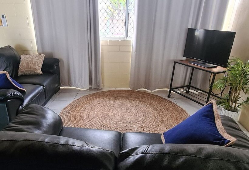 Emthree Seaside Apartments