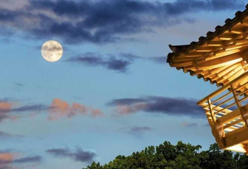 Gyeongju Gampo Byeolbit Hanok Pension