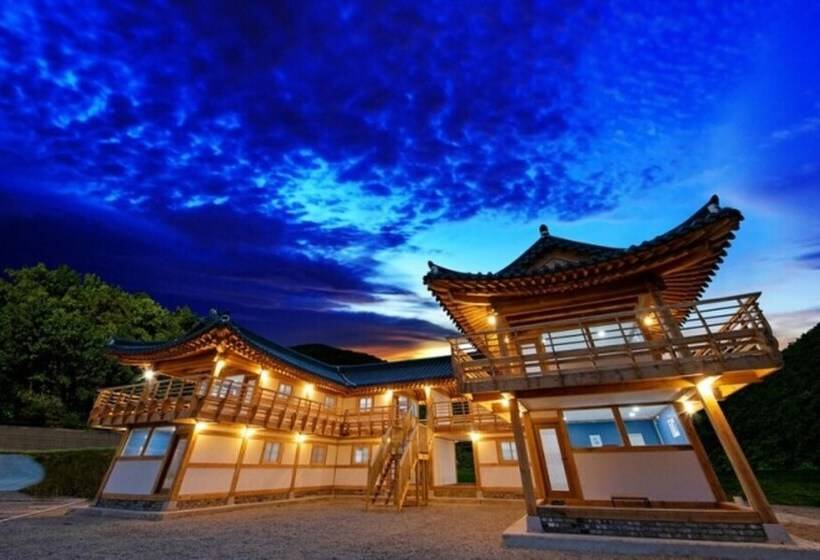 Gyeongju Gampo Byeolbit Hanok Pension