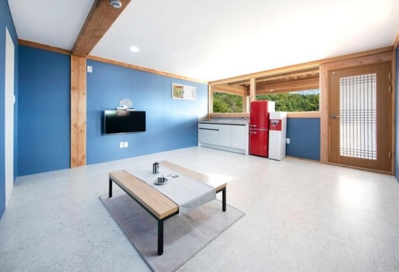 Gyeongju Gampo Byeolbit Hanok Pension