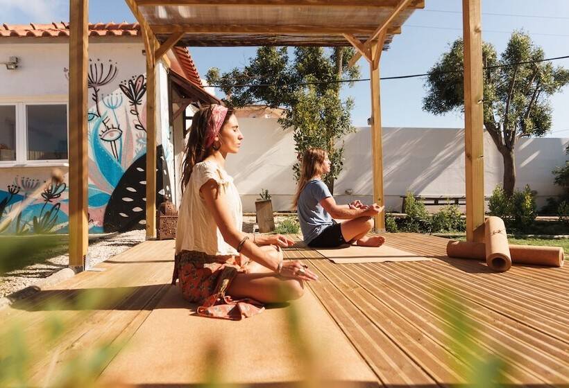 Hospedium República Surf House Hostel