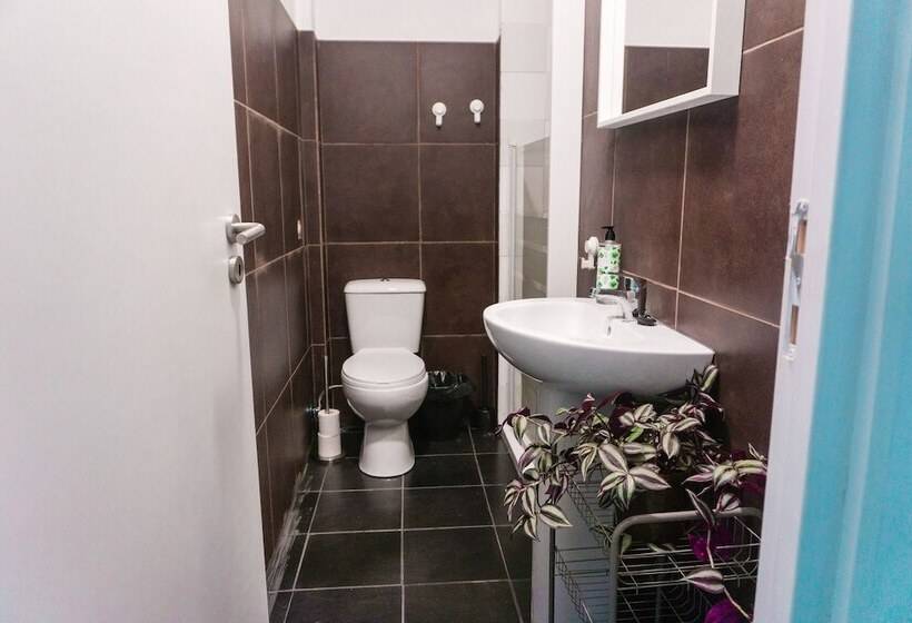 Hospedium República Surf House Hostel