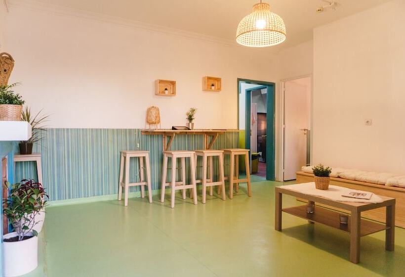 Hospedium República Surf House Hostel