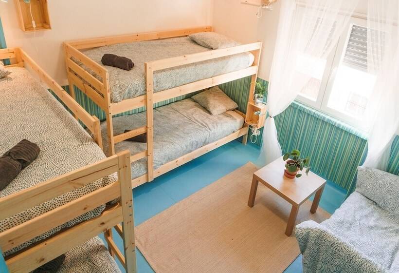 Hospedium República Surf House Hostel