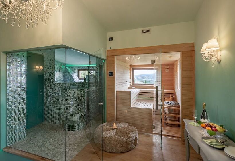 פונדק Podere Val D Orcia   Tuscany Equestrian