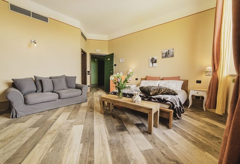 פונדק Podere Val D Orcia   Tuscany Equestrian