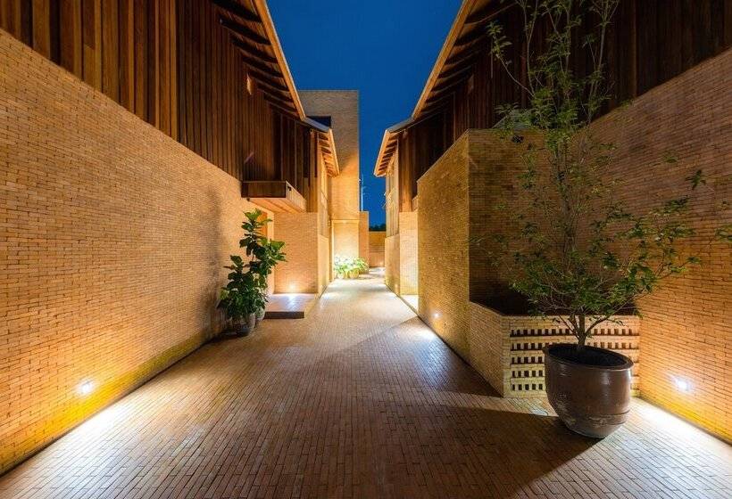 Hotel Athita The Hidden Court Chiang Saen