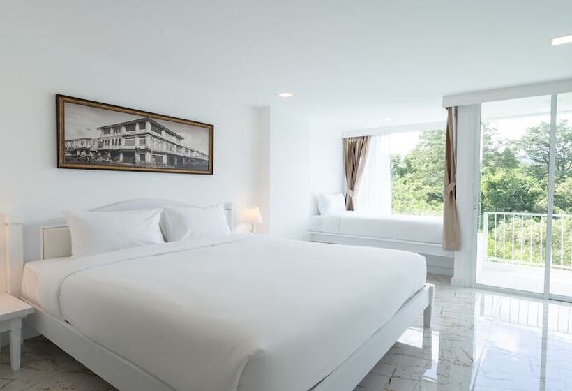 Отель B2 Phuket Premier