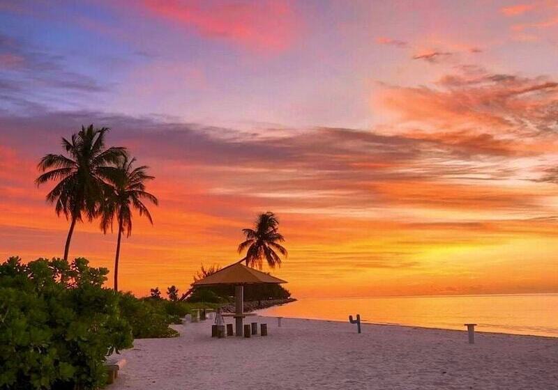Blue Wave Hotel Maldives