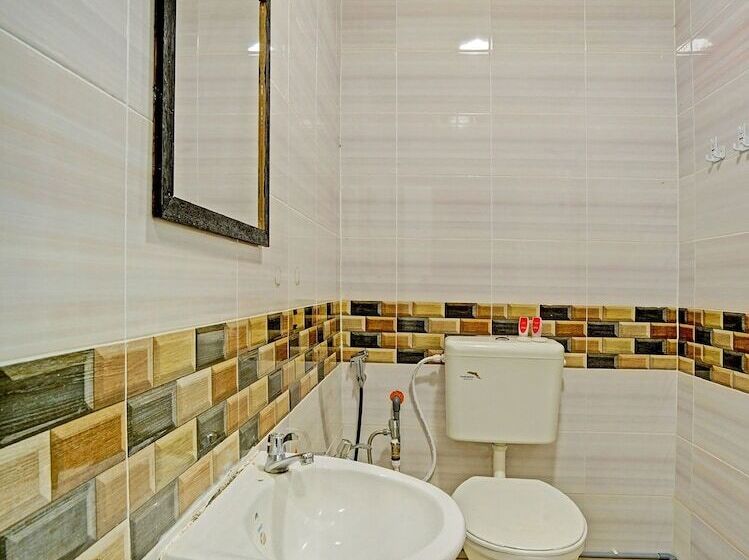 ホテル Capital O 90423 Teratai Chalet