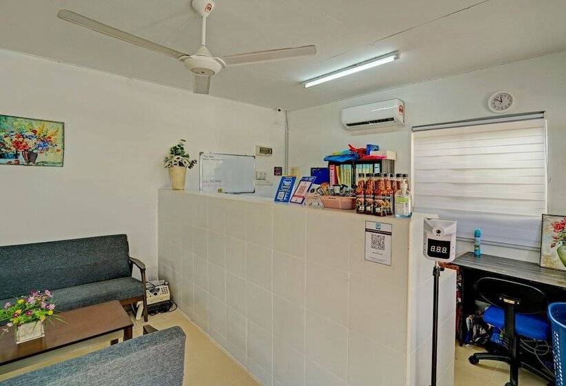 ホテル Capital O 90423 Teratai Chalet