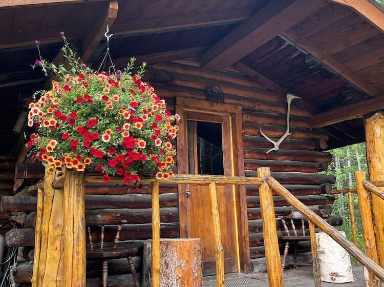فندق Carlo Creek Cabins