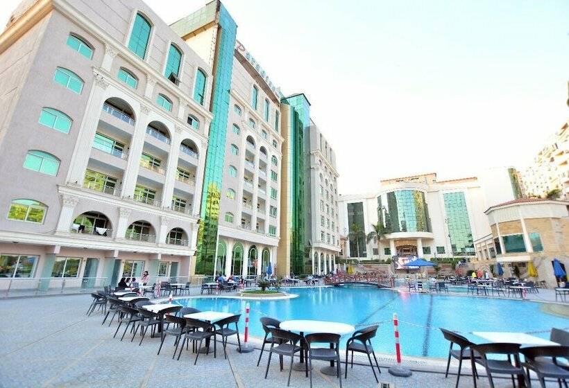 هتل Chain Luxe Paradise