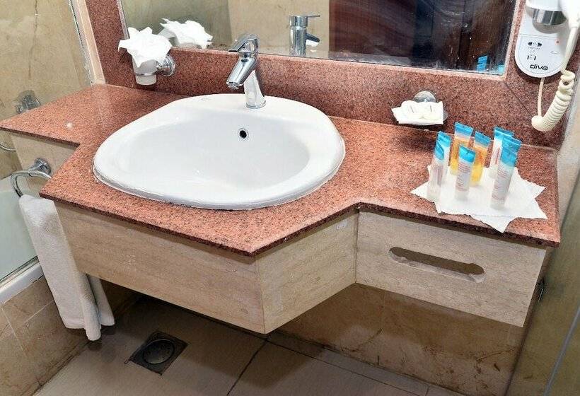 هتل Chain Luxe Paradise