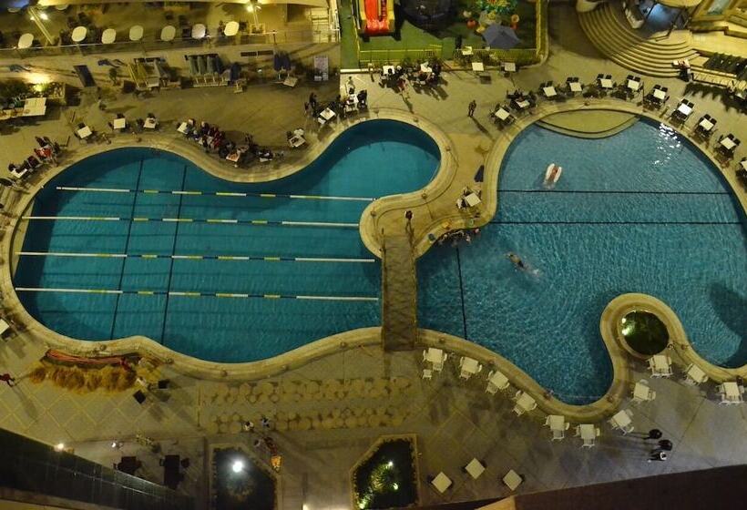 هتل Chain Luxe Paradise