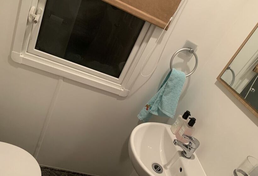 ホテル Charming 5 Beds Caravan In Beautiful Seton Sands