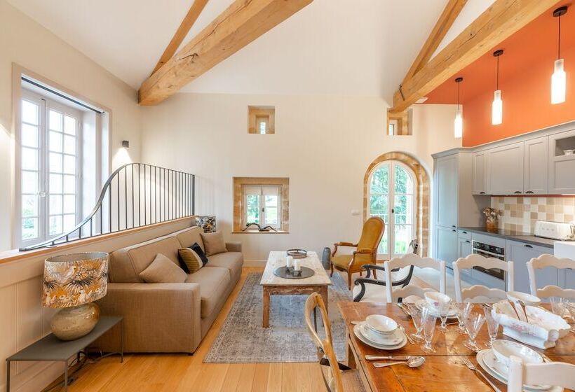 ホテル Chateau De Champrenard