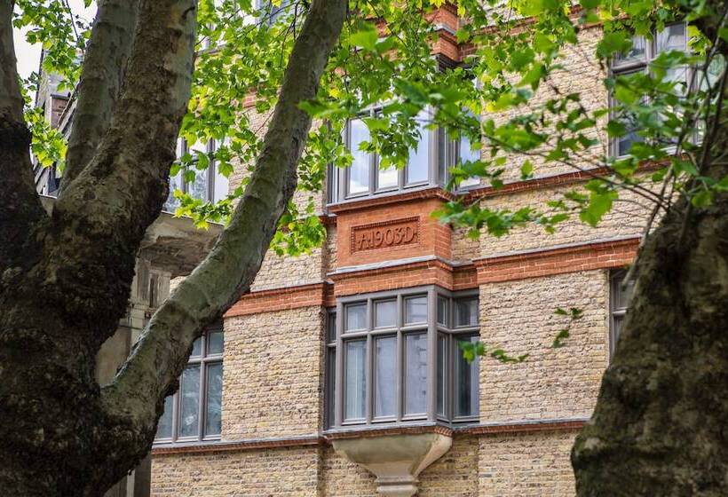 호텔 Chateau Denmark London