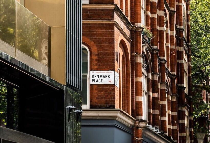 호텔 Chateau Denmark London