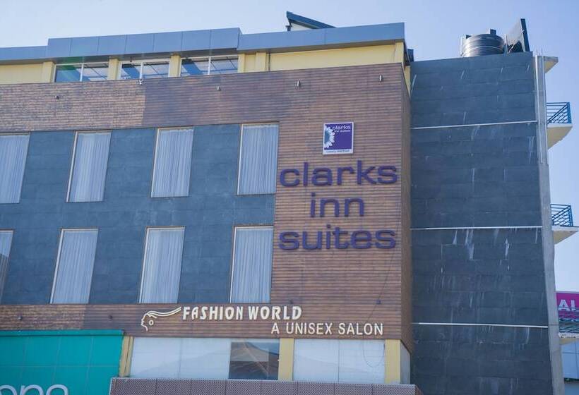 هتل Clarks Inn Suites Kangra