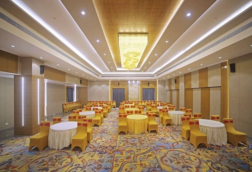 호텔 Comfort Inn Kaikaluru