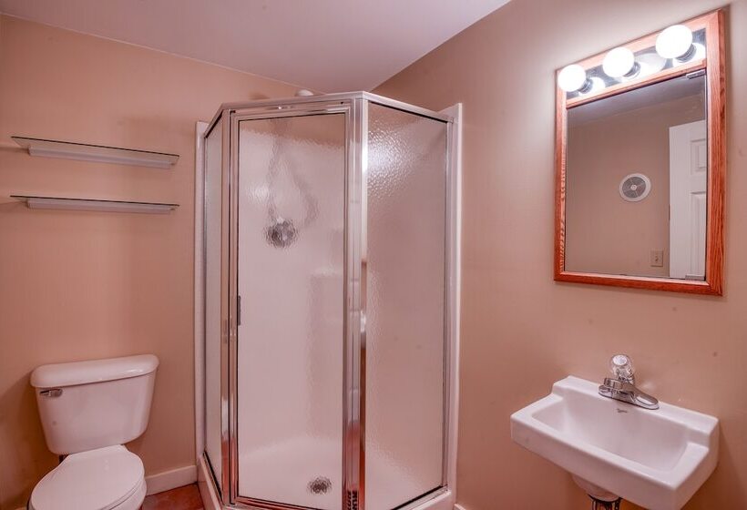 Отель Danforth Bay Camping And Rv Resort