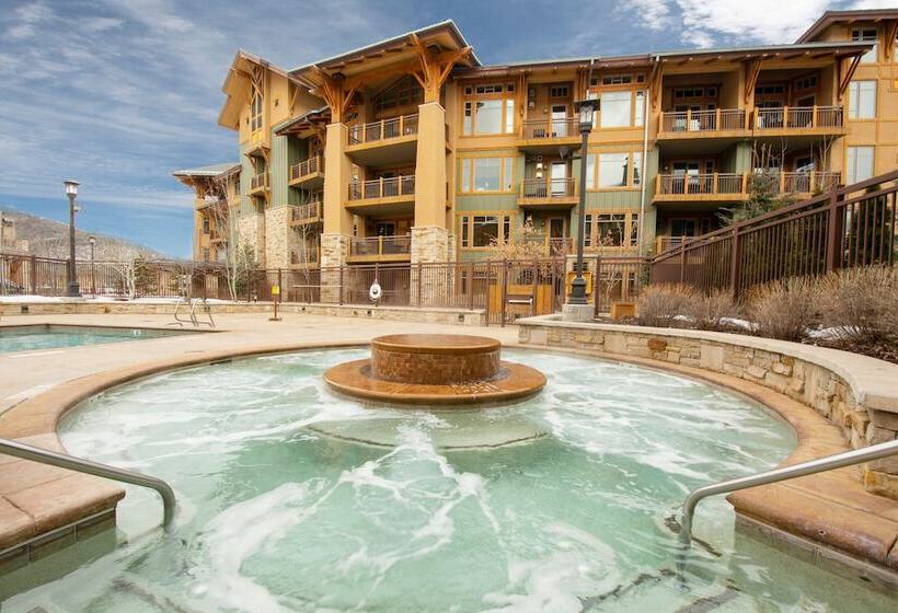 Отель Escala Lodges By Luxury Mountain Destina