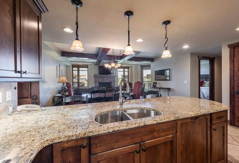 Отель Escala Lodges By Luxury Mountain Destina