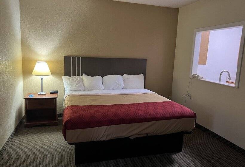 فندق Express Inn & Suites