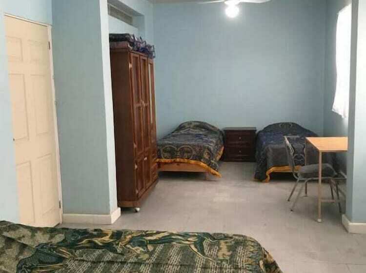 ホテル Fundadores