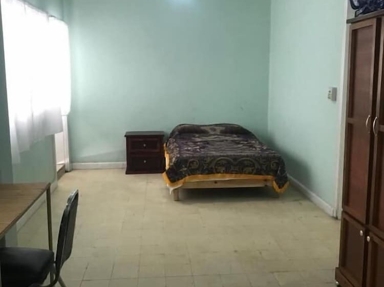 ホテル Fundadores