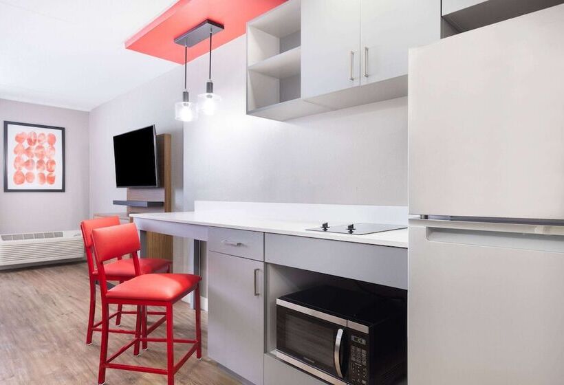 ホテル Hawthorn Extended Stay By Wyndham Wichita Airport