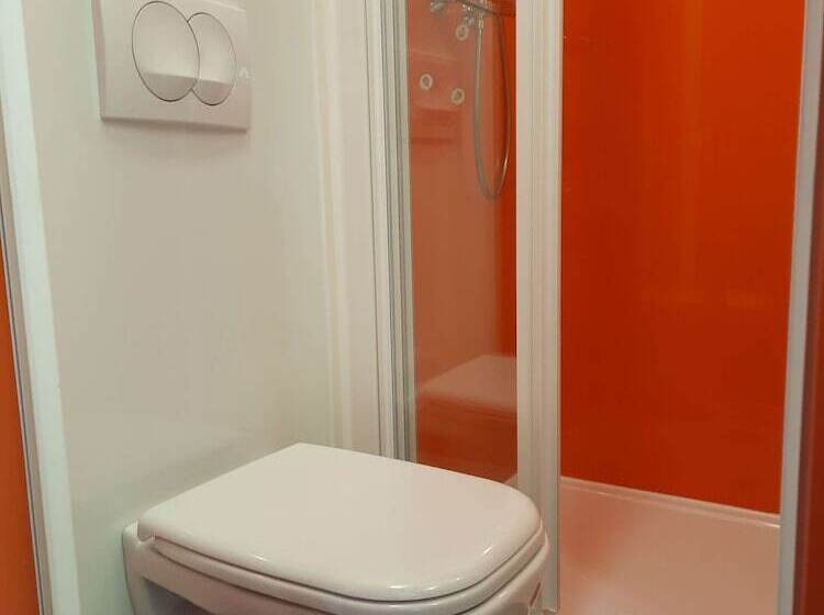 فندق Kyriad Direct Caen Nord   Memorial