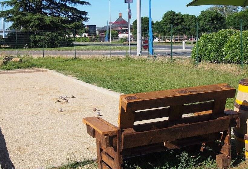 בית מלון כפרי Kyriad Direct Macon Sud