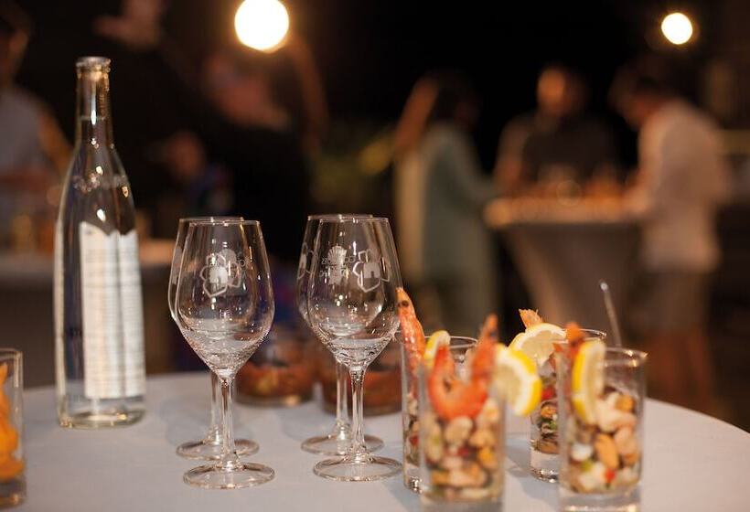 בית מלון כפרי L Hôtel Des Bains   Salles La Source