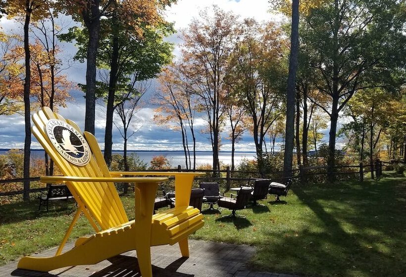 בית מלון כפרי Leelanau Sands Casino & Lodge