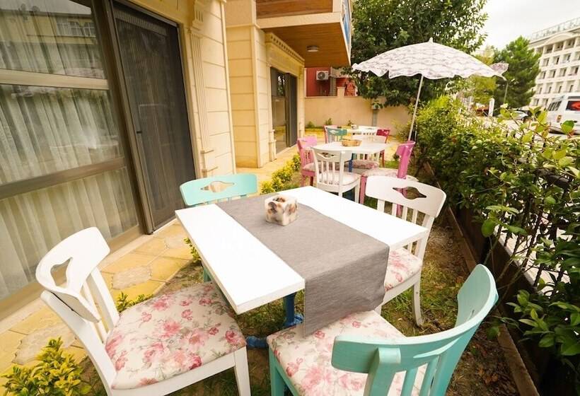 هتل Mia Thermal Suits