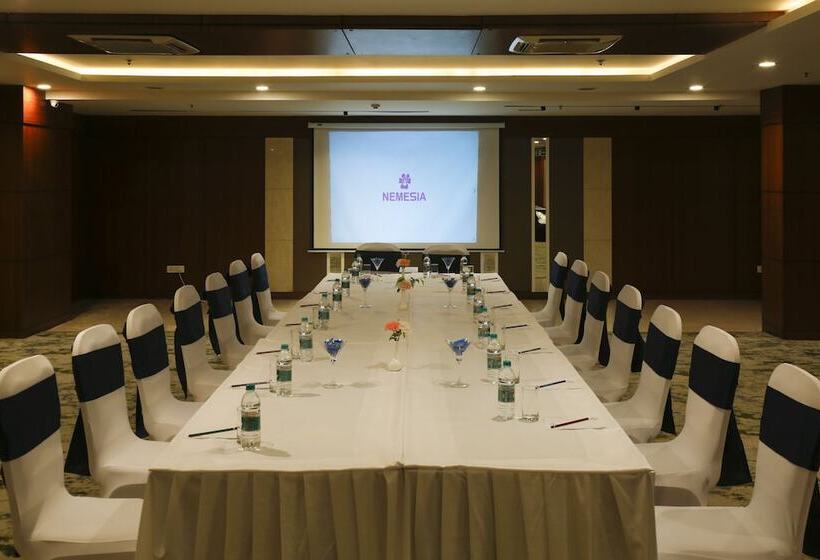 Отель Nemesia City Center   Gurugram, Sector 29