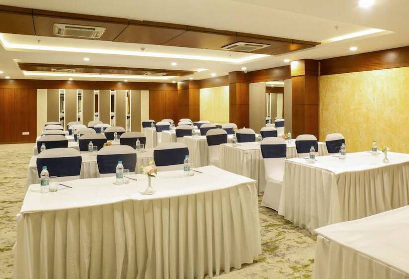 Отель Nemesia City Center   Gurugram, Sector 29