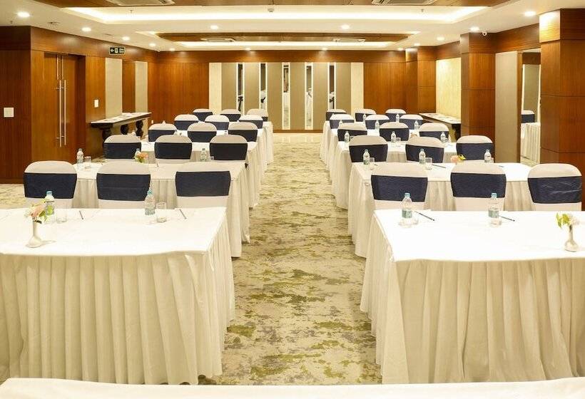 Отель Nemesia City Center   Gurugram, Sector 29