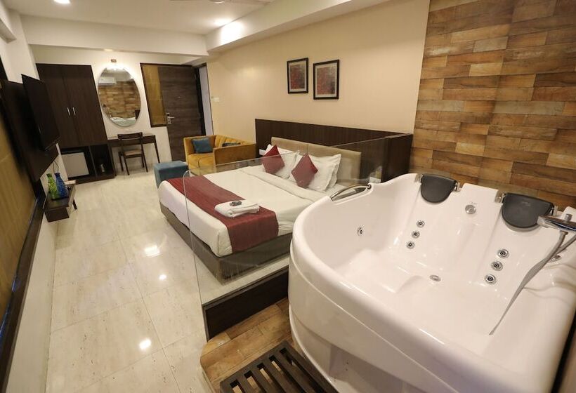 Отель Privya Rooms And Banquet Surat